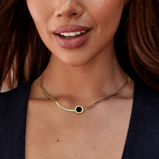 Azalea Black Pendant Necklace