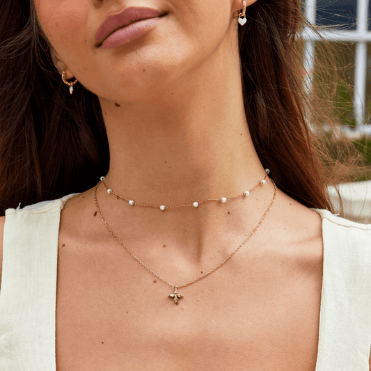 Collar de pétalos de cristal