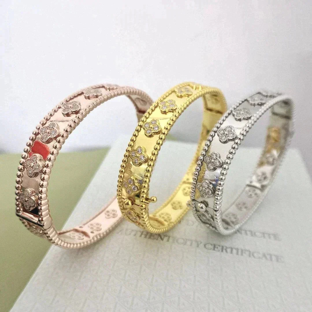 Pulsera de trébol de 8 mm con diamantes