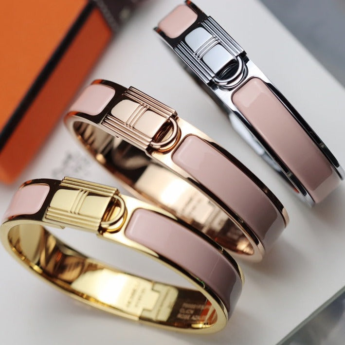 Pulsera rosa con candado en oro rosa