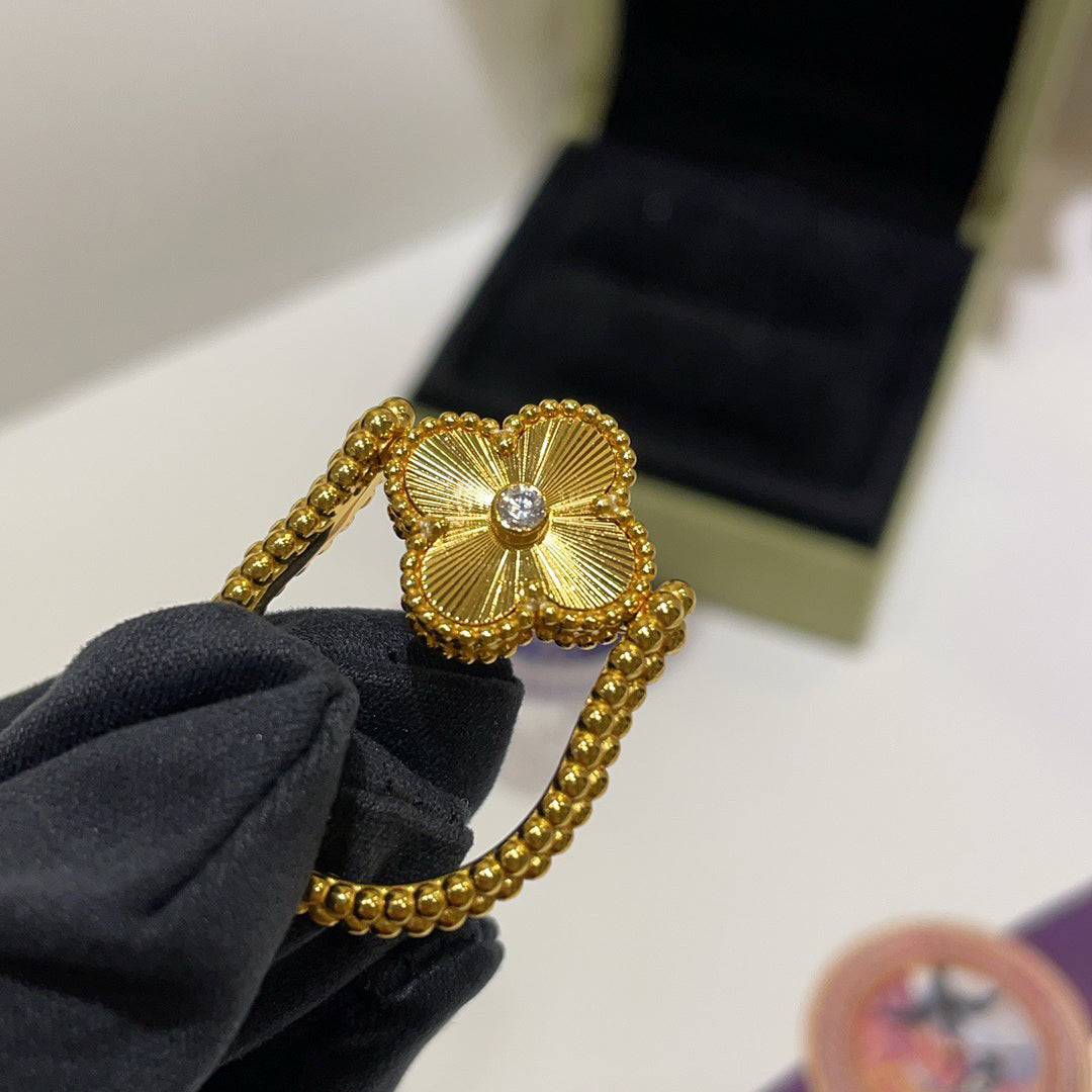 CLOVER RIVERSIBLE BLUE AGATE RING