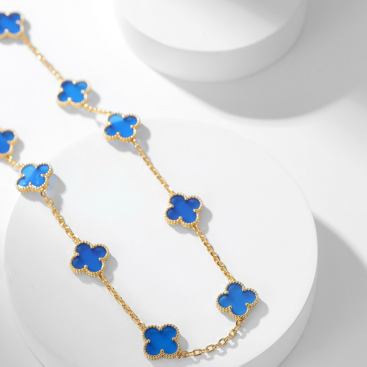 CLOVER 10 MOTIFS BLUE AGATE NECKLACE