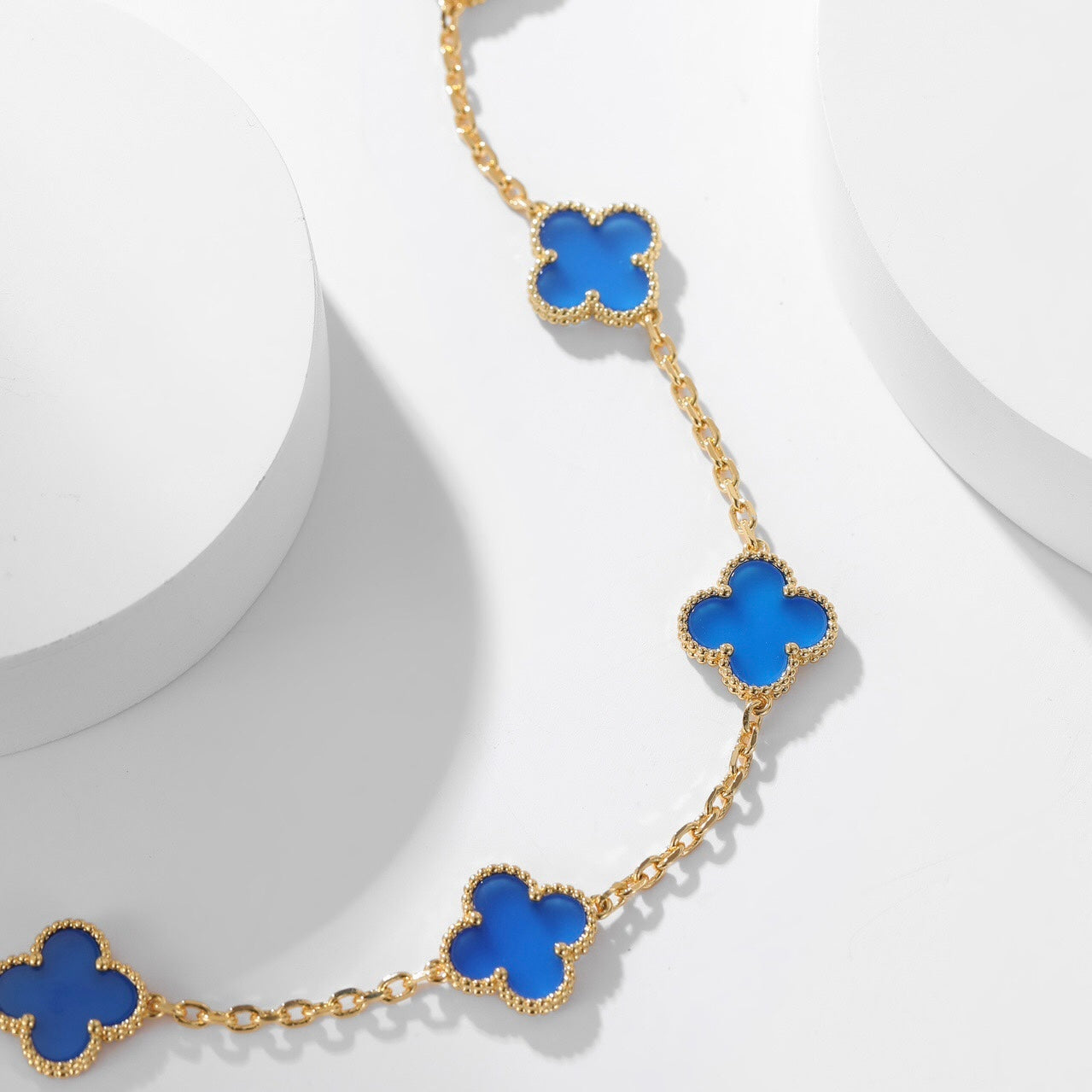 CLOVER 10 MOTIFS BLUE AGATE NECKLACE