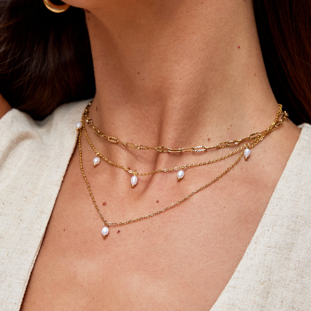 Collar de capas con perlas colgantes