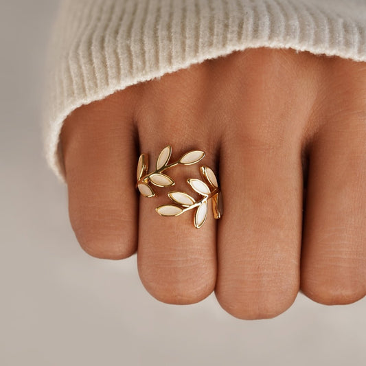 Serene Gold Leaf Ring