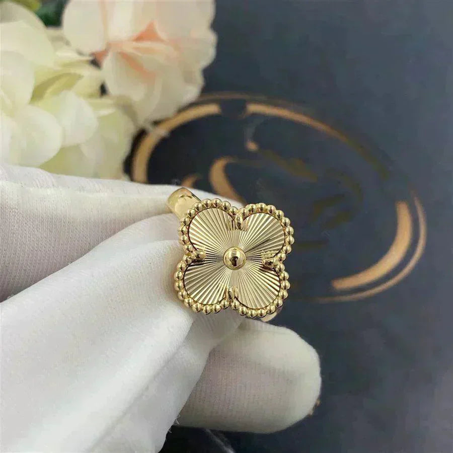 CLOVER GOLD RING
